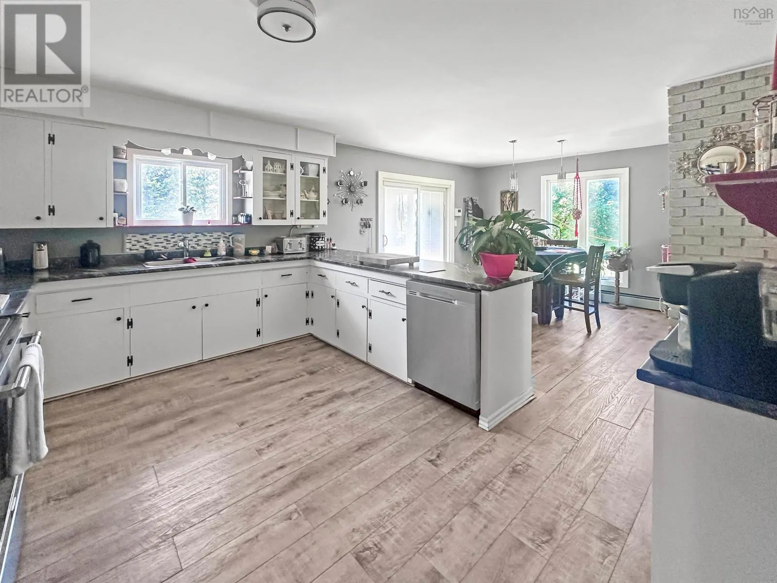 387 Lawrence Road