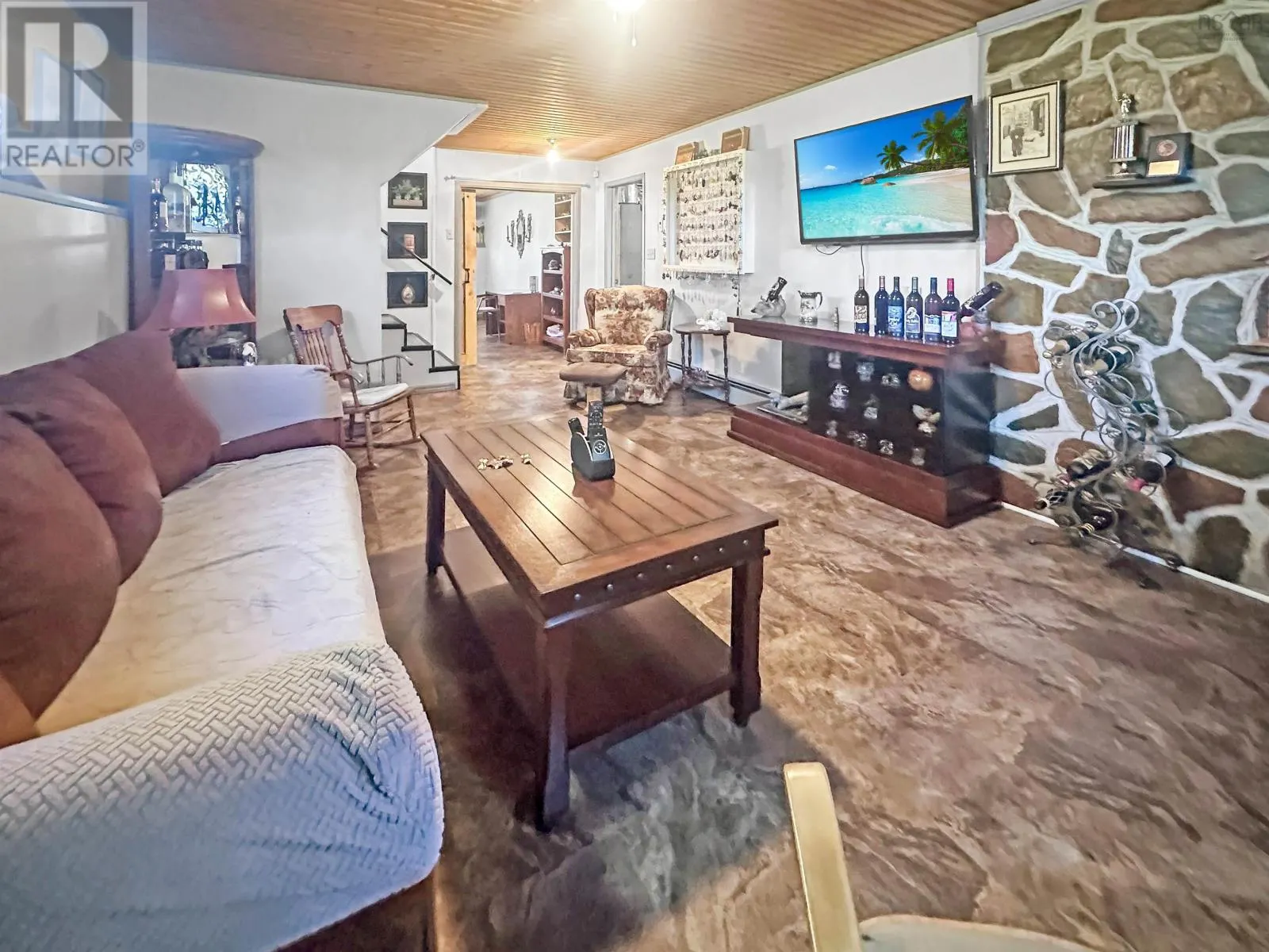 387 Lawrence Road