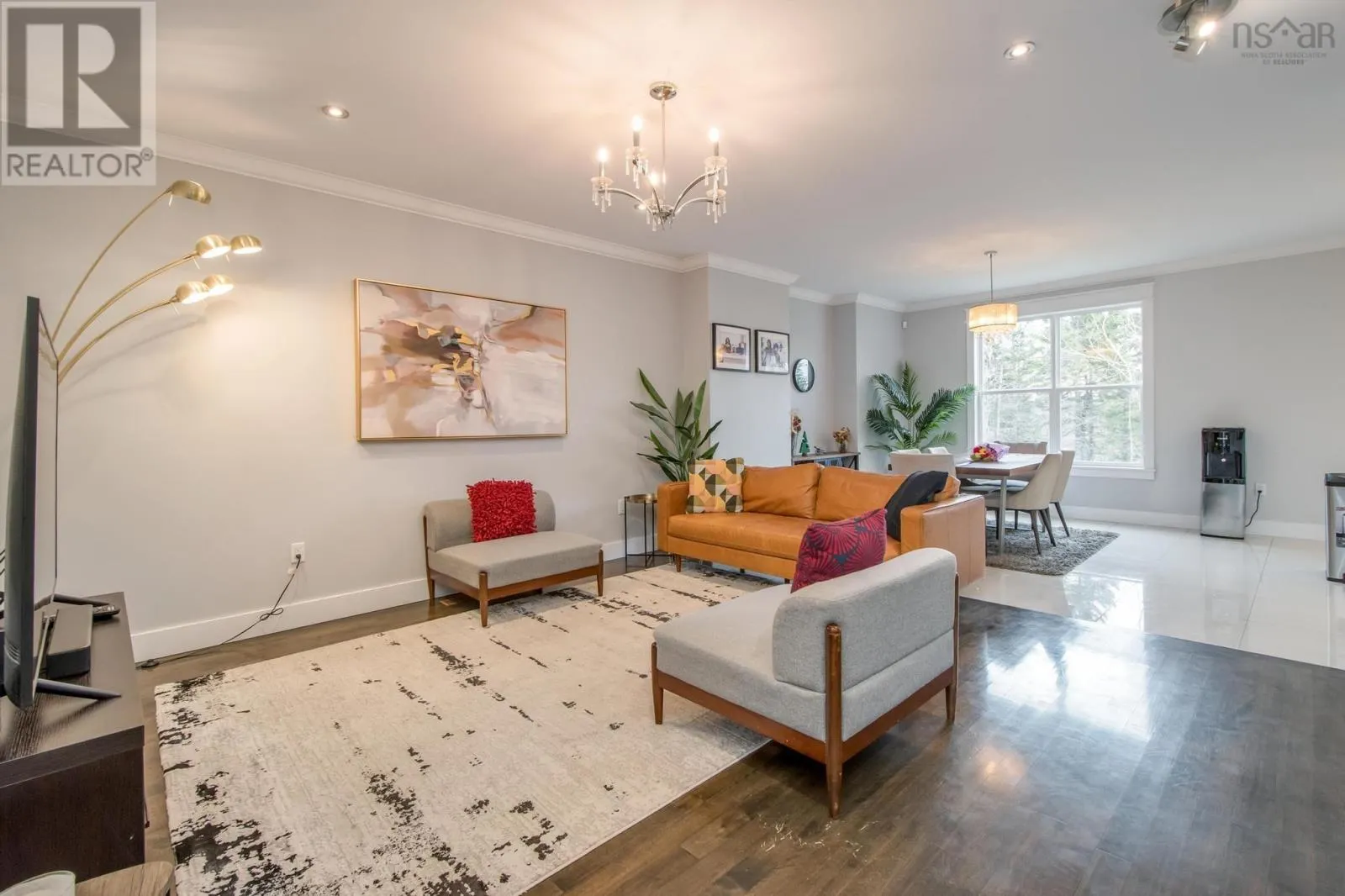 214 Voyageur Way