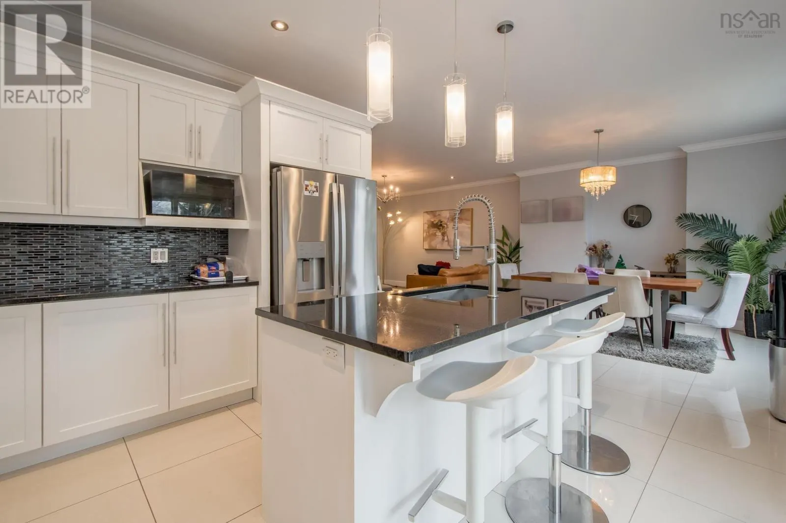 214 Voyageur Way