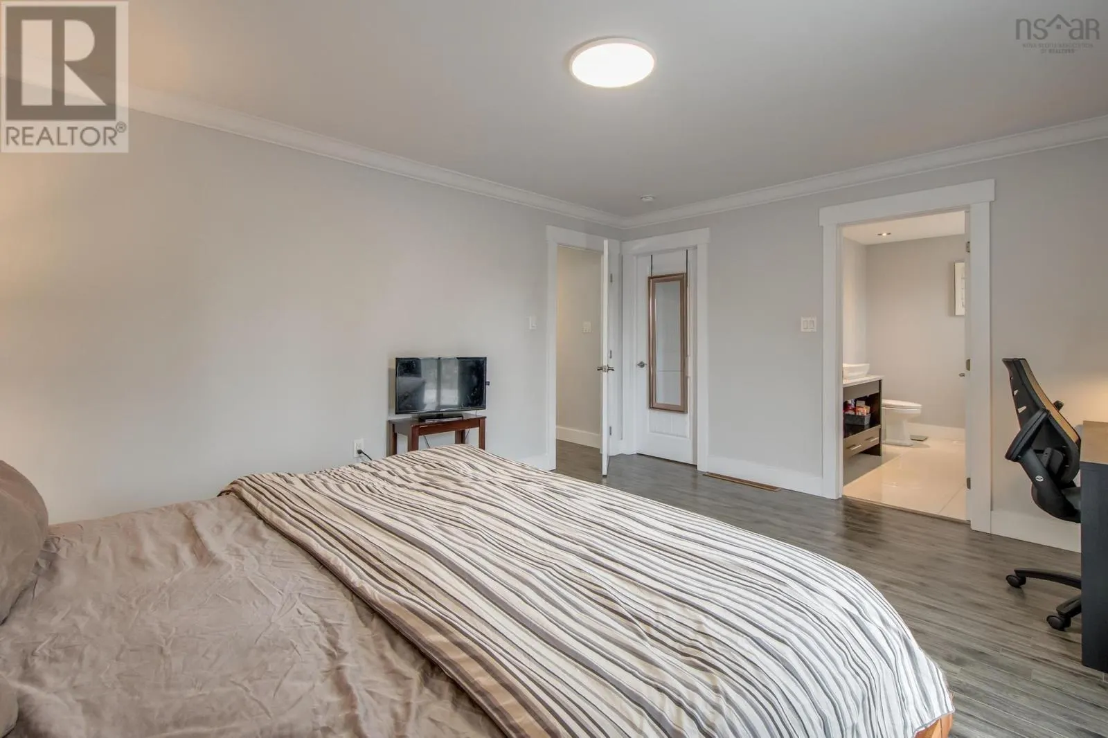 214 Voyageur Way