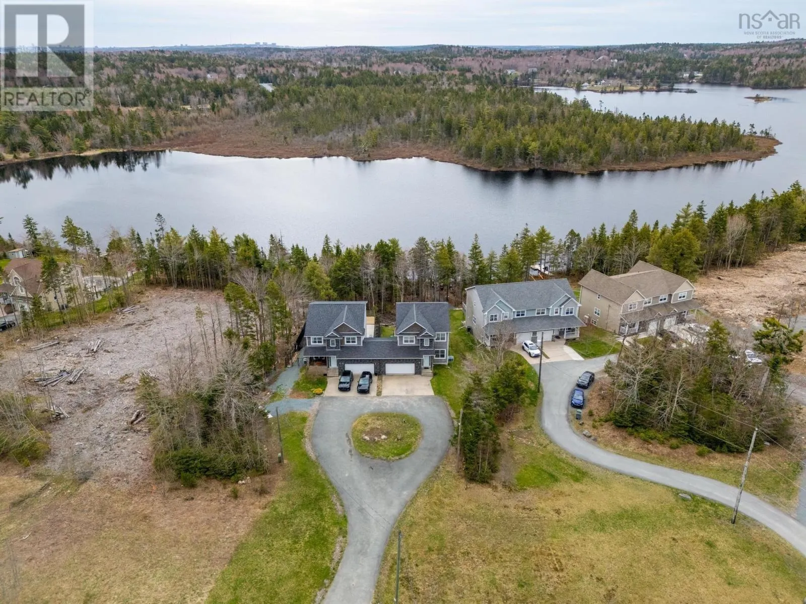 214 Voyageur Way