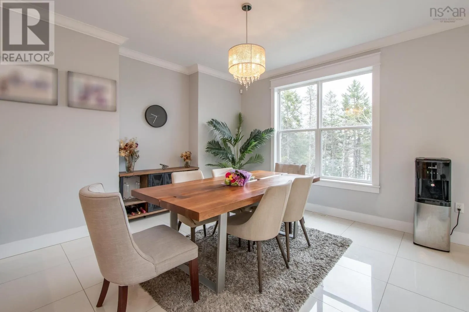 214 Voyageur Way