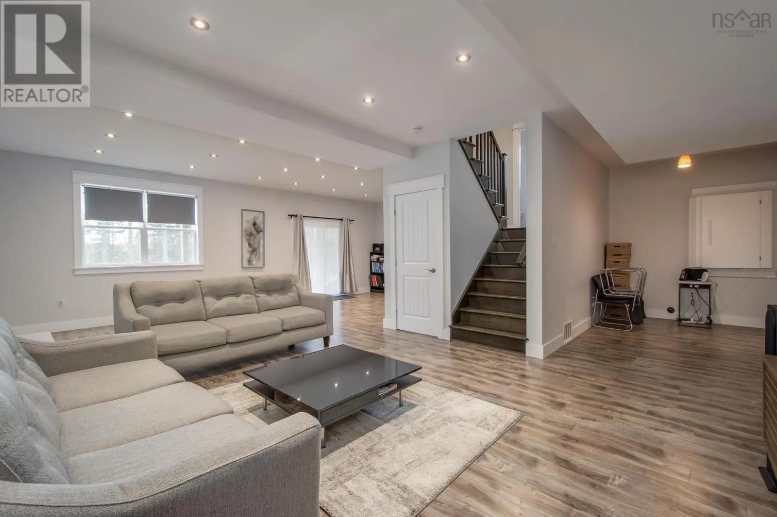 214 Voyageur Way