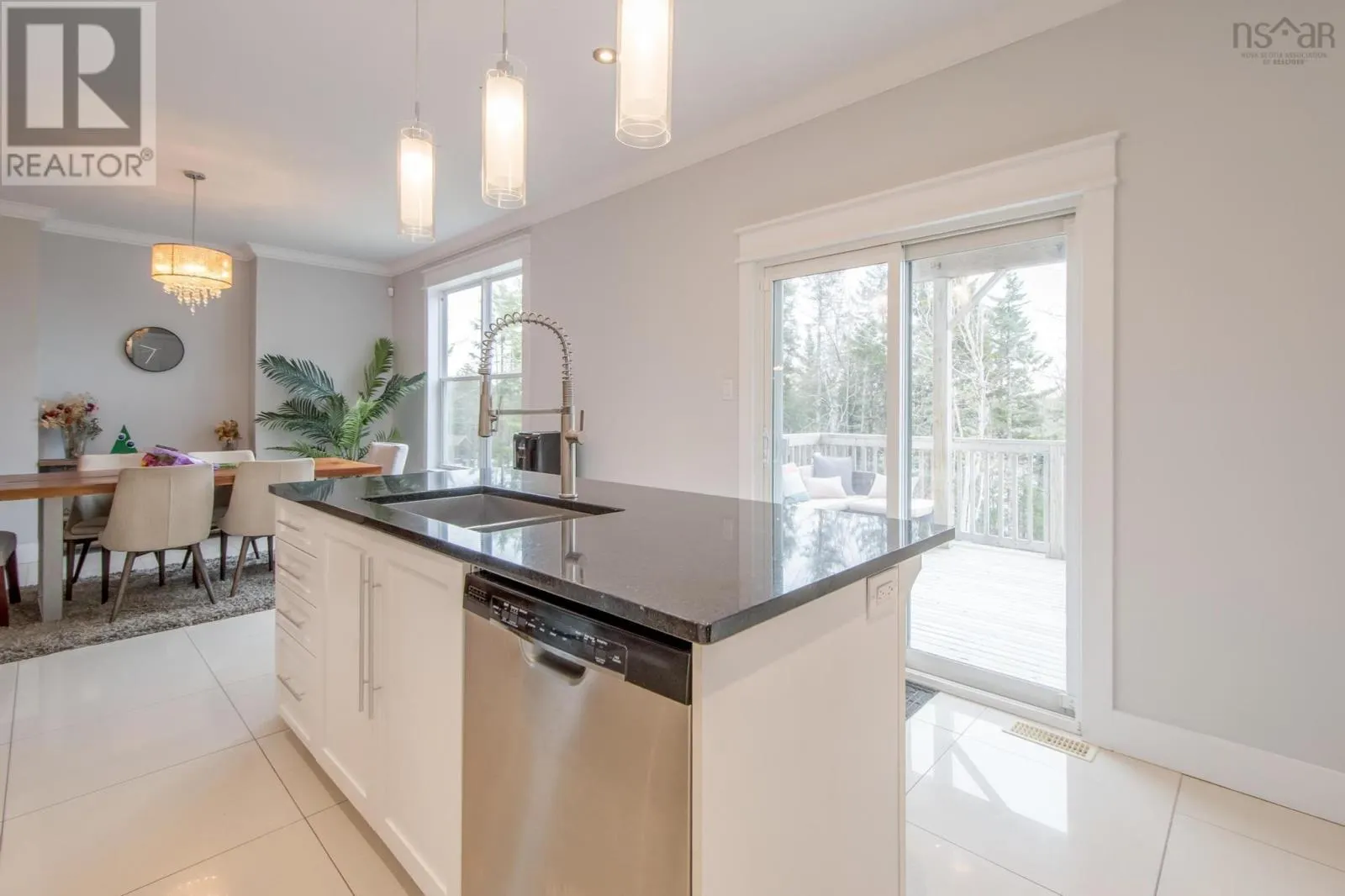 214 Voyageur Way