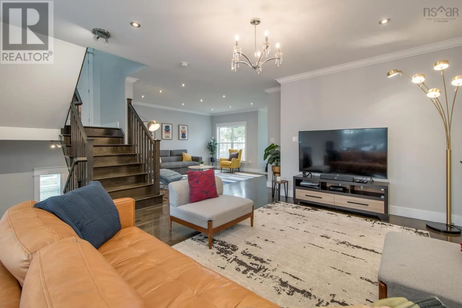 214 Voyageur Way