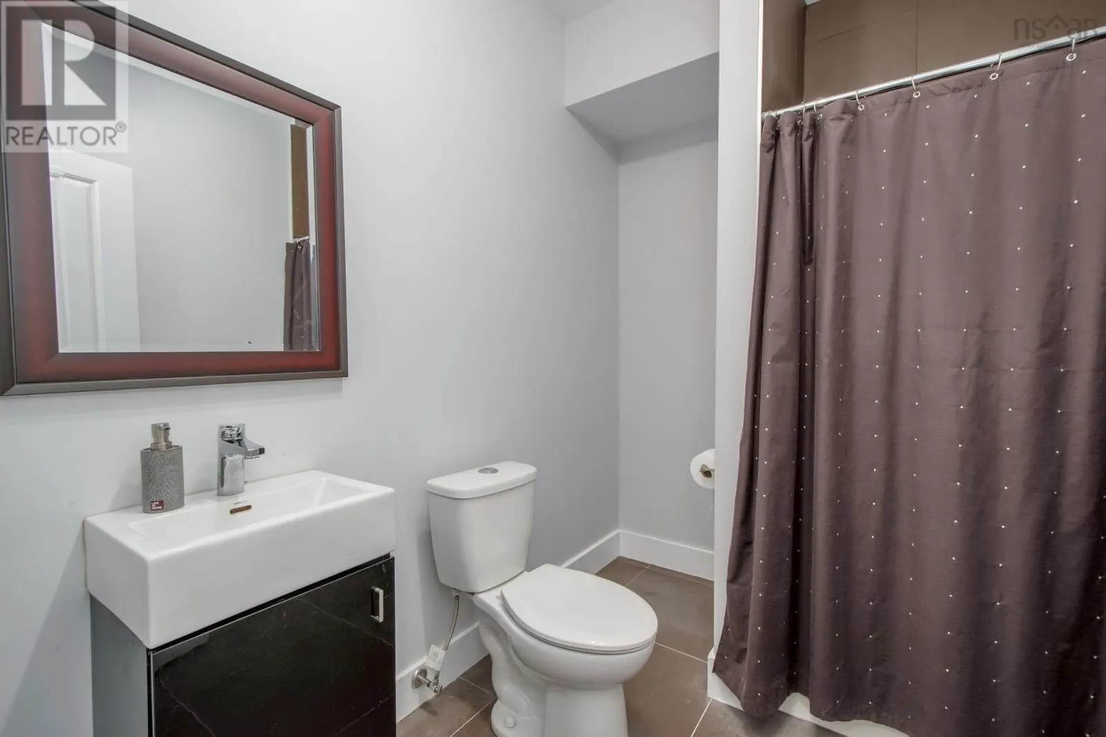 214 Voyageur Way