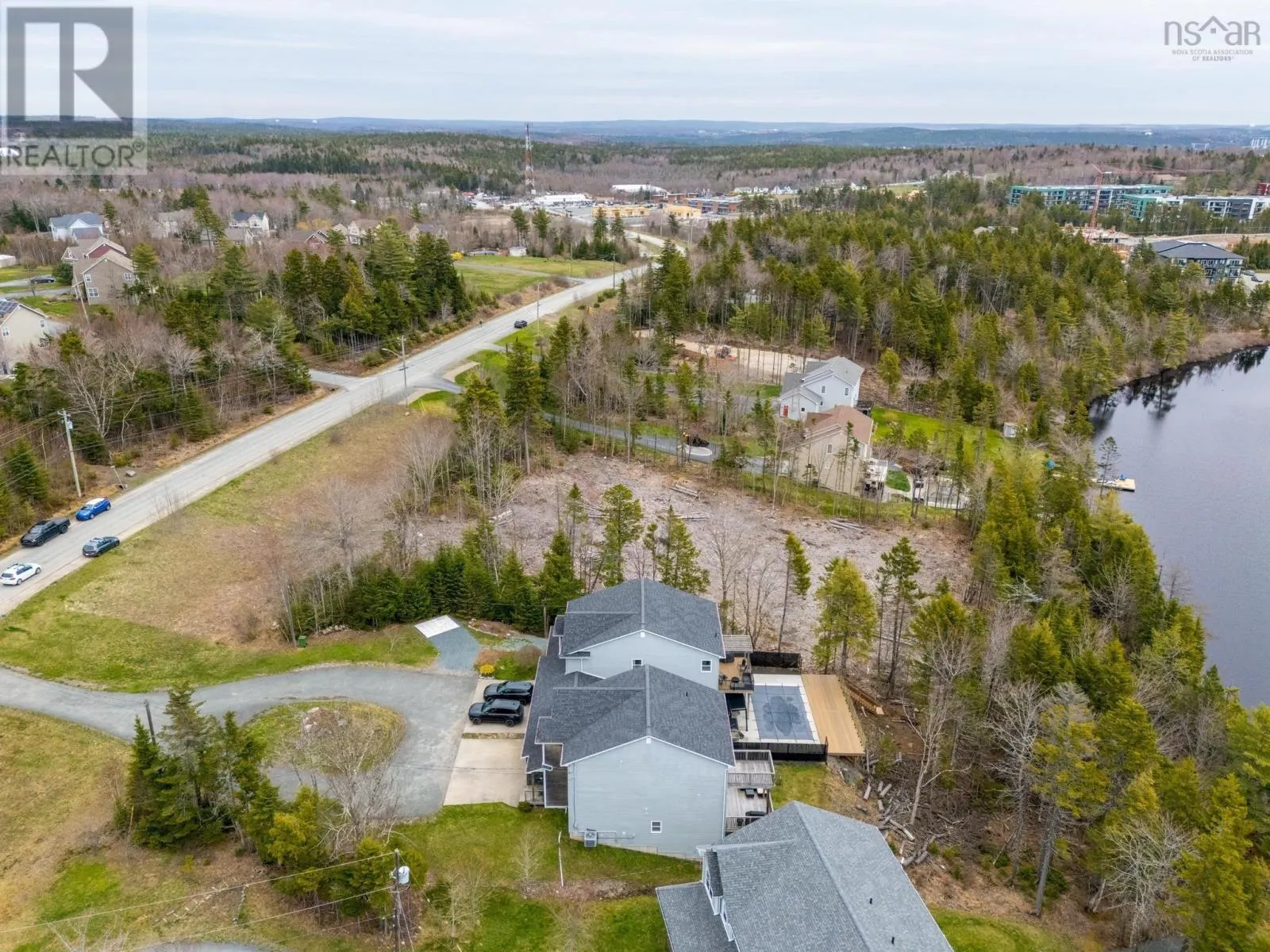 214 Voyageur Way