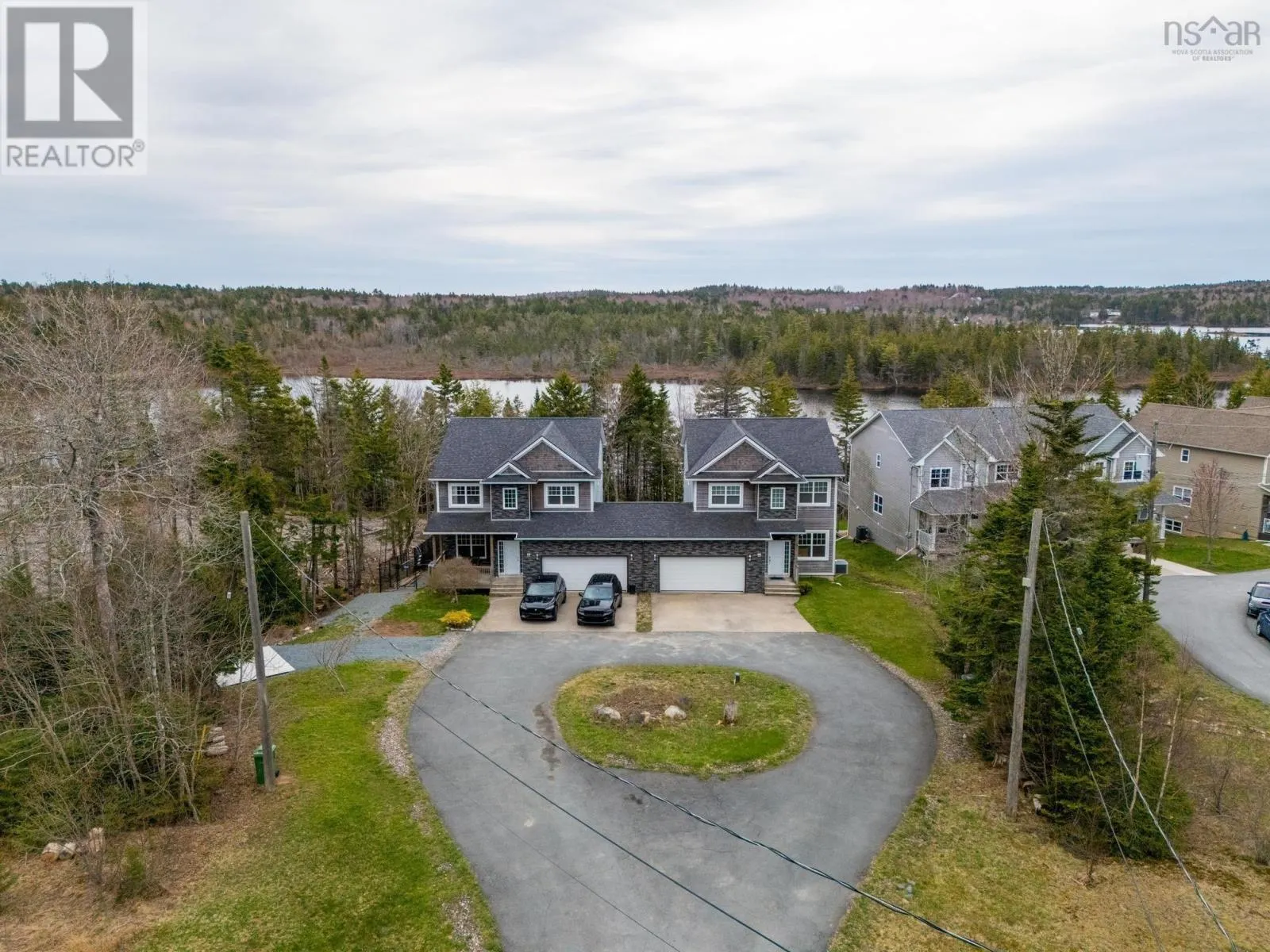 214 Voyageur Way