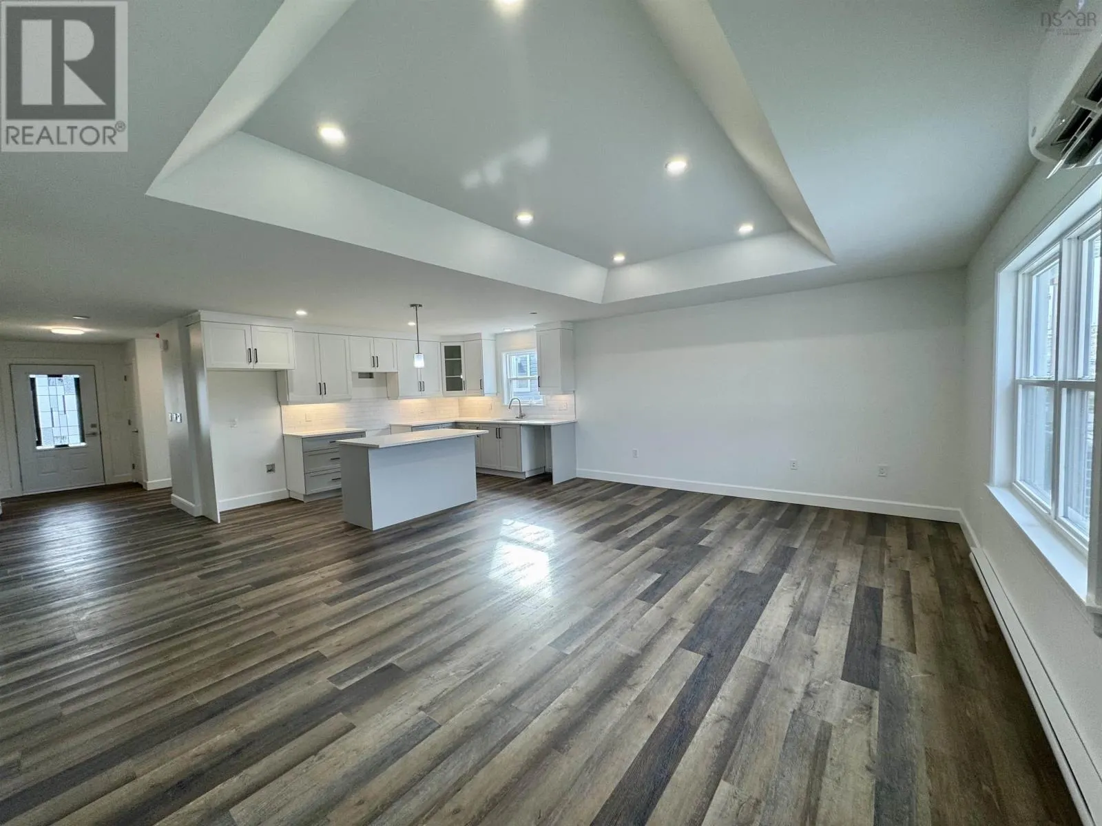 10 Elizabeth Avenue