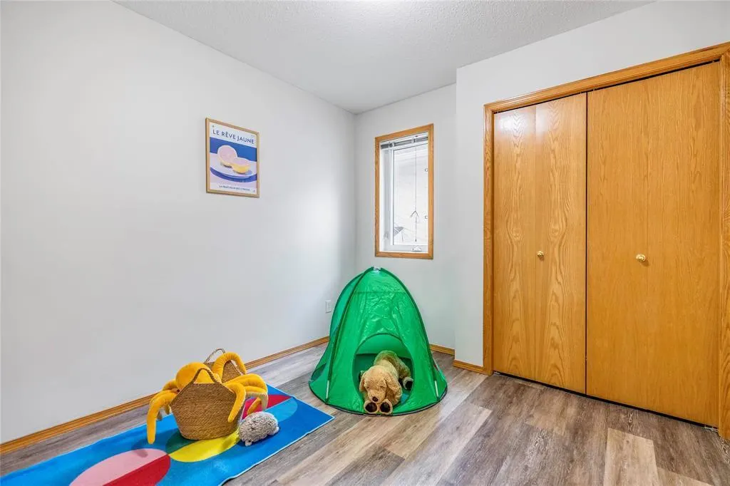 27 Kinlock Lane