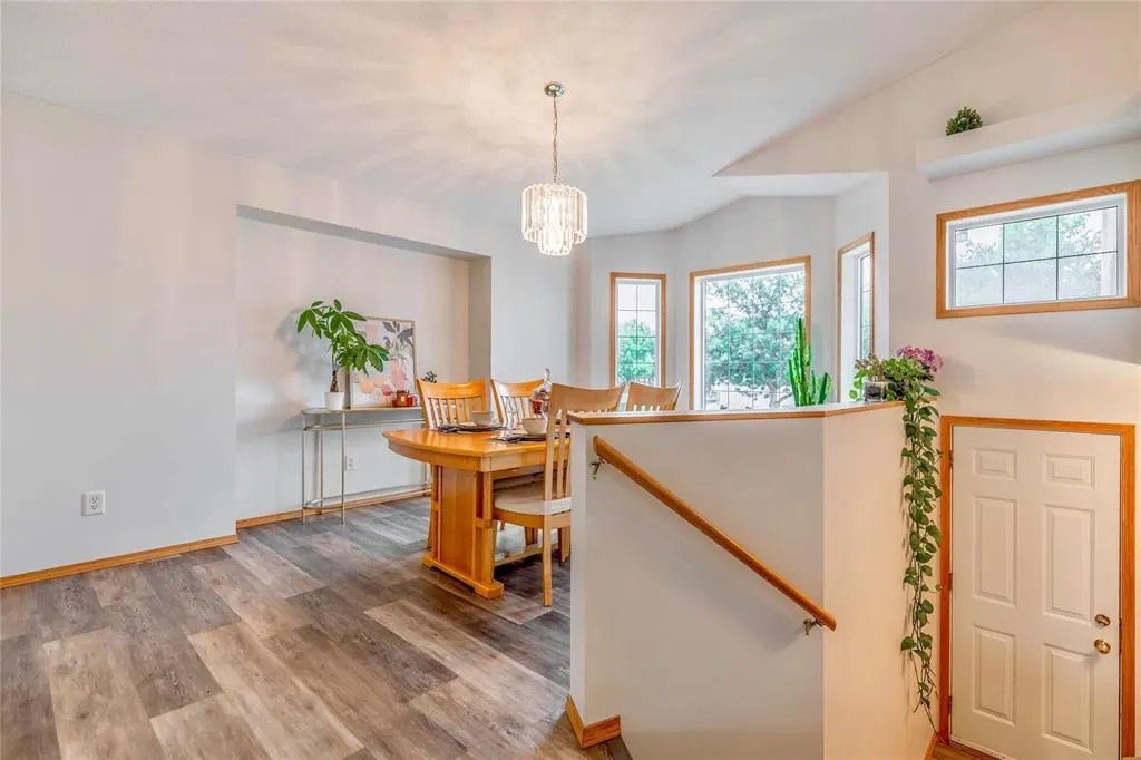 27 Kinlock Lane