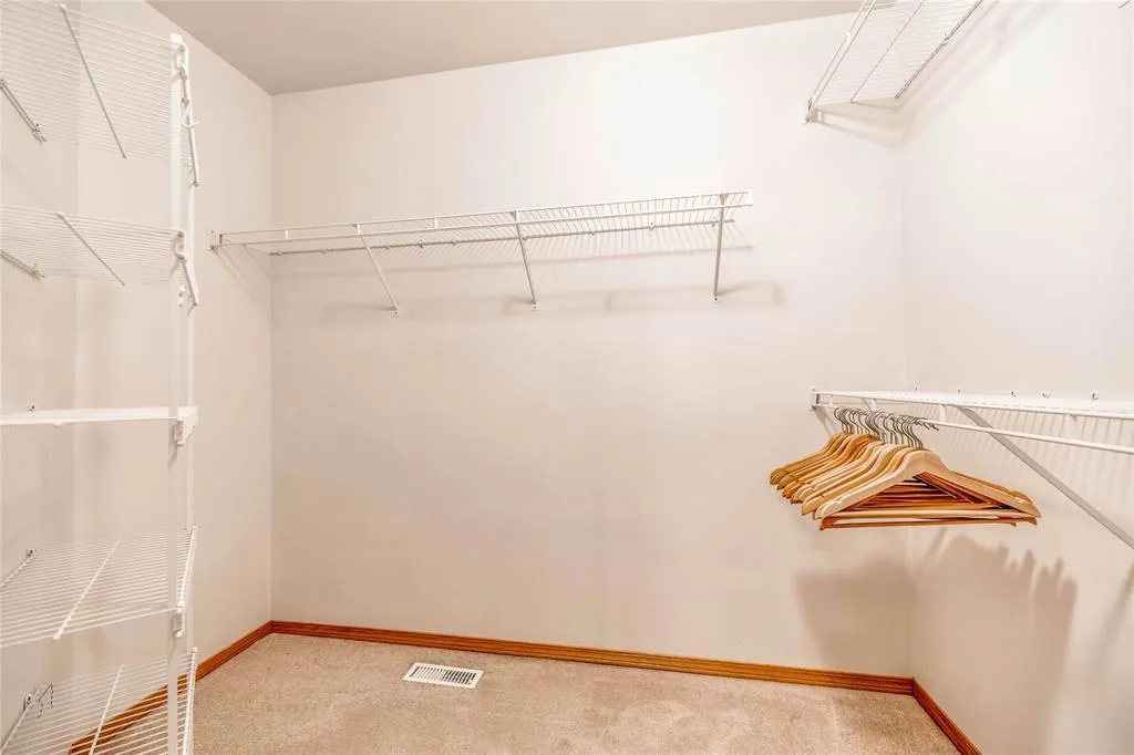 27 Kinlock Lane