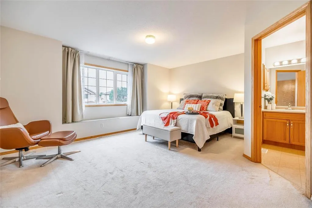 27 Kinlock Lane