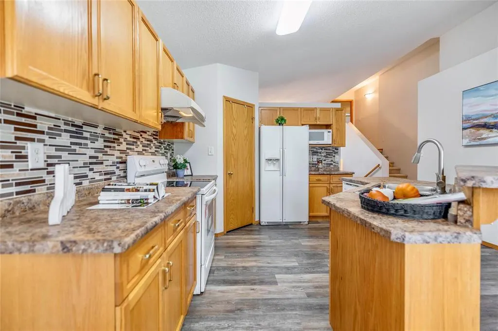27 Kinlock Lane