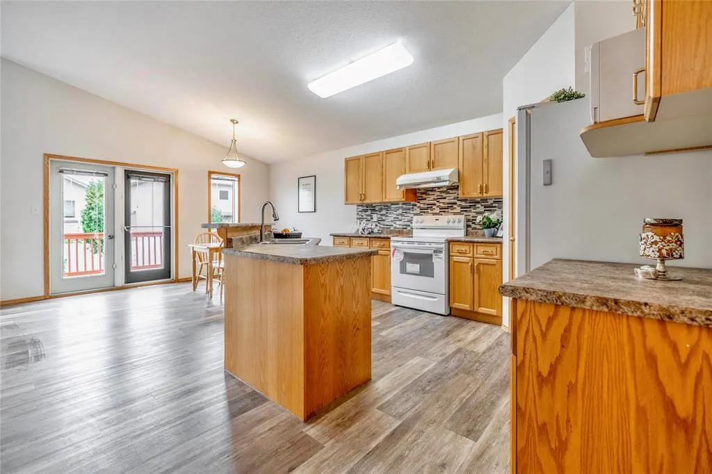 27 Kinlock Lane