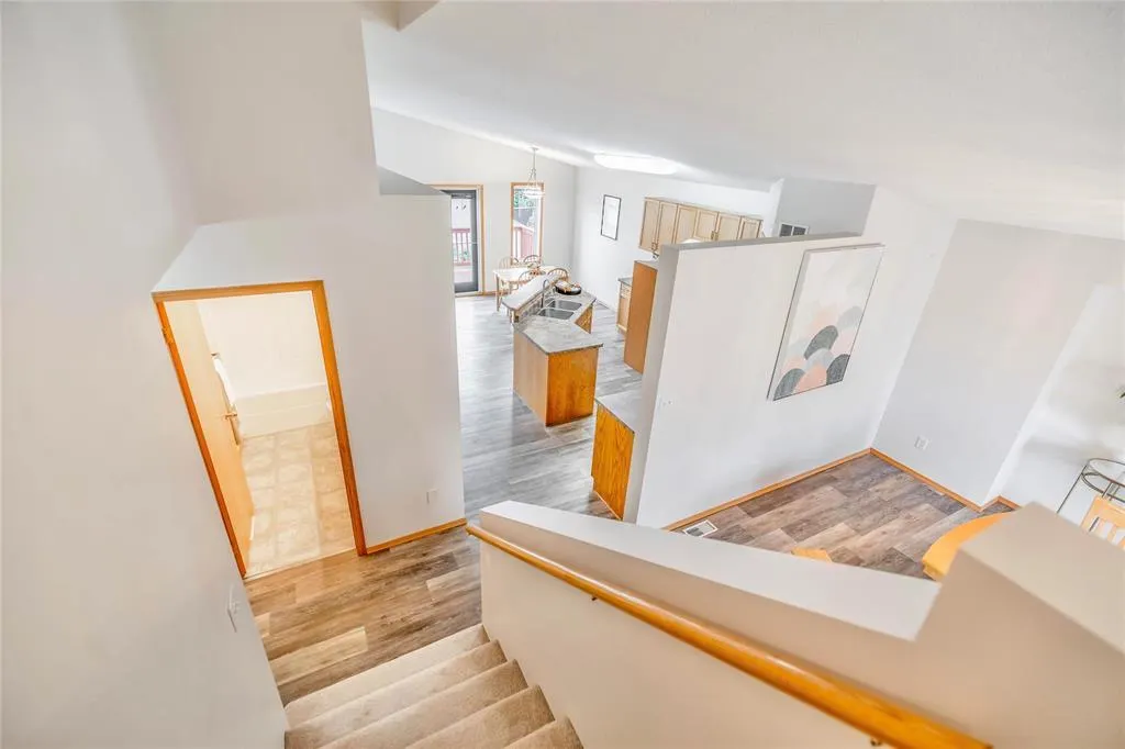 27 Kinlock Lane