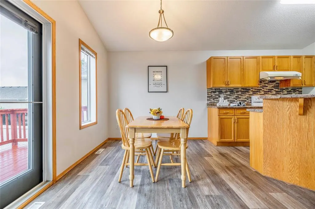 27 Kinlock Lane