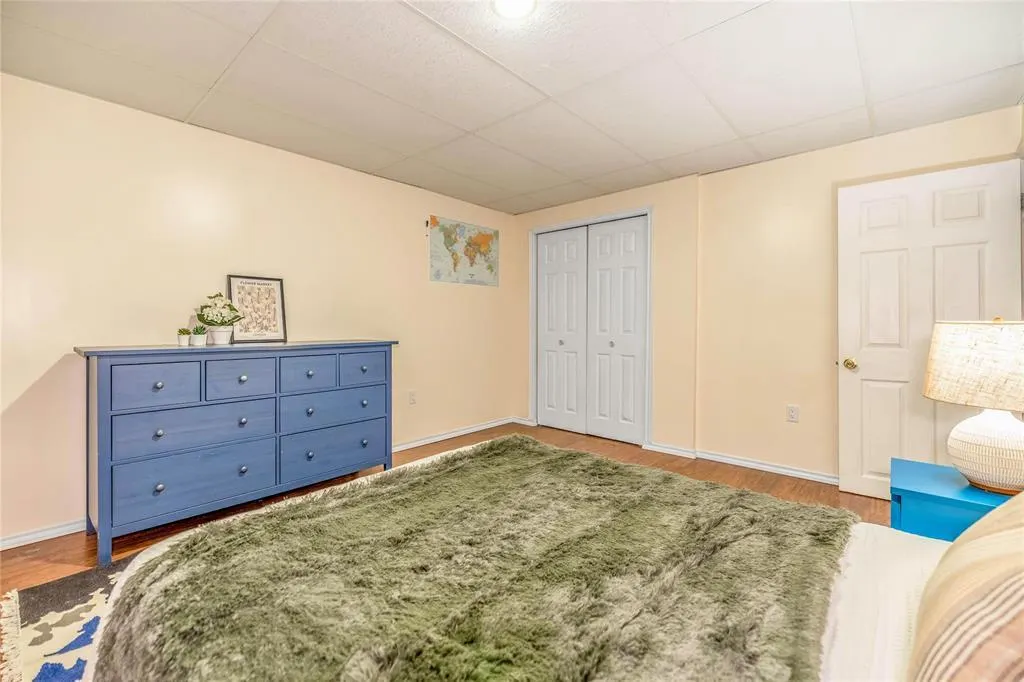 27 Kinlock Lane