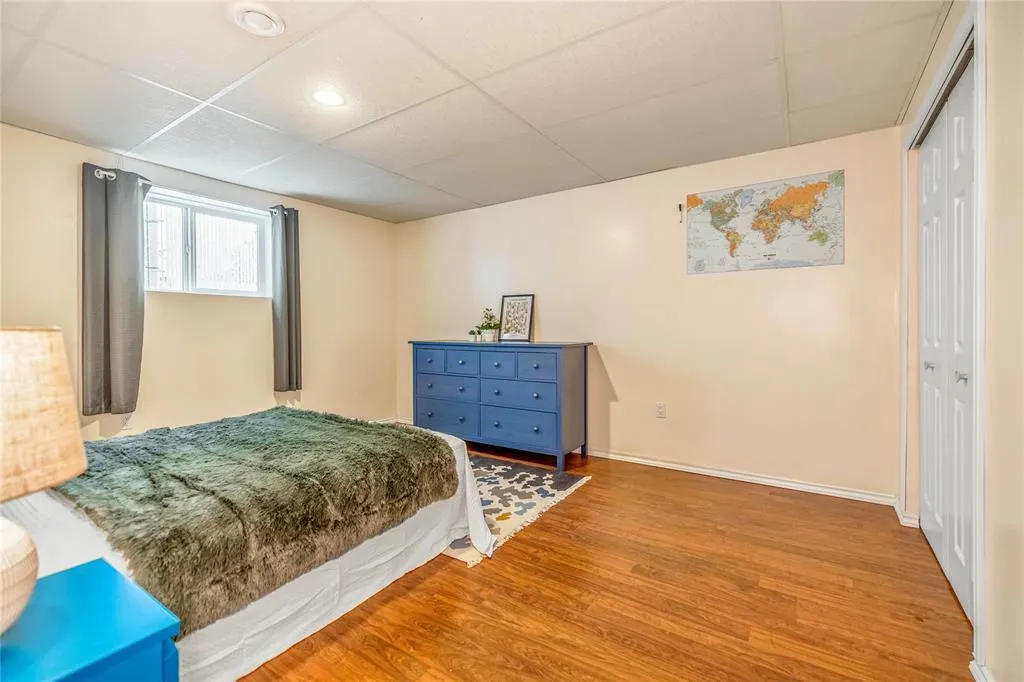 27 Kinlock Lane