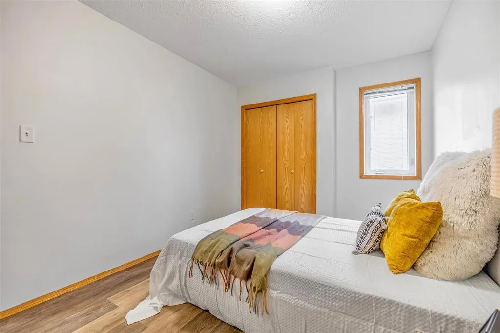 27 Kinlock Lane