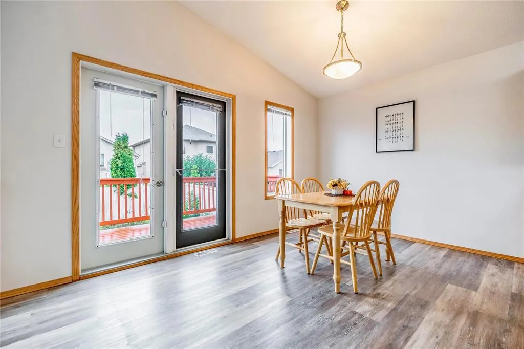 27 Kinlock Lane