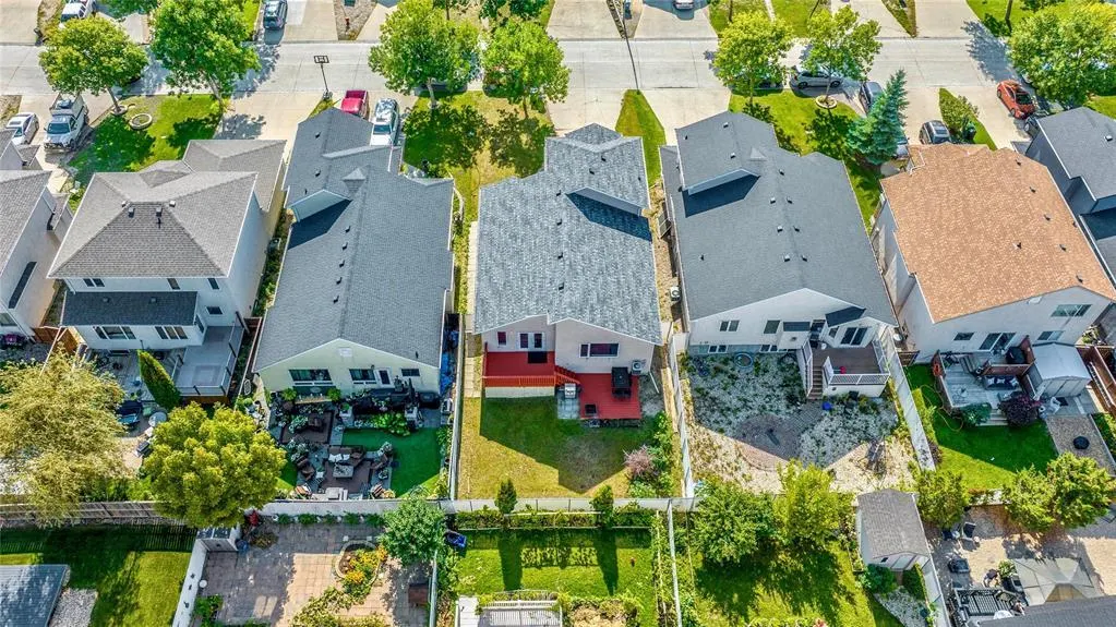 27 Kinlock Lane