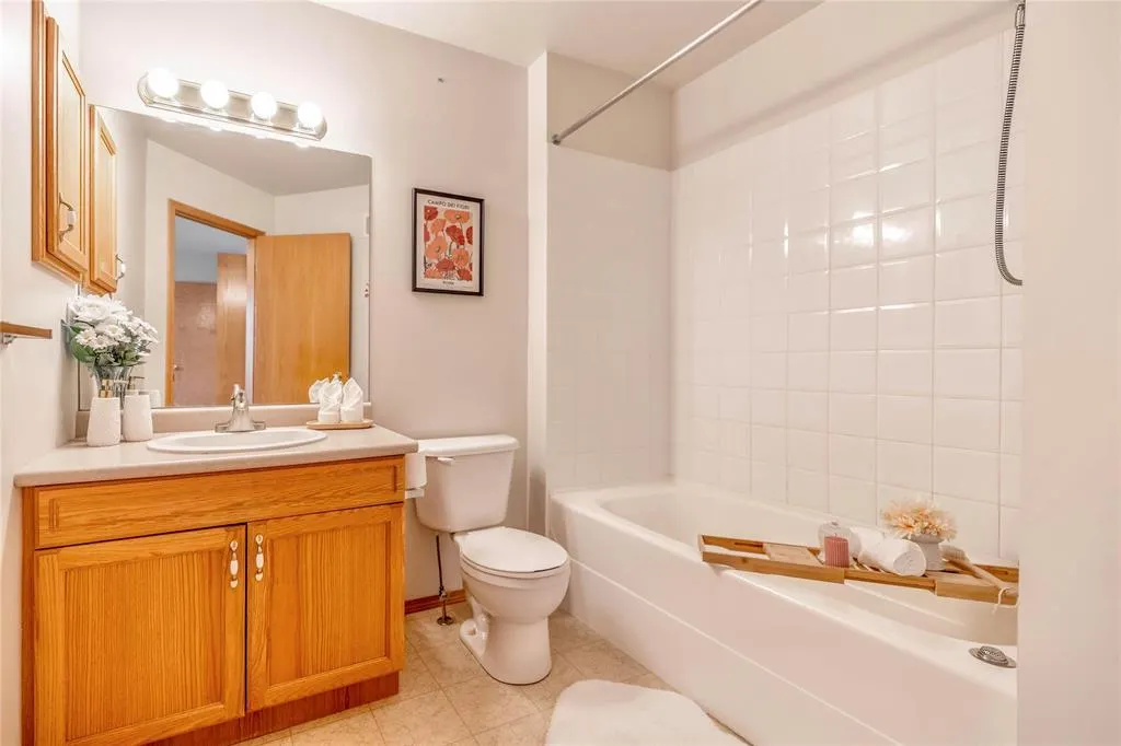 27 Kinlock Lane