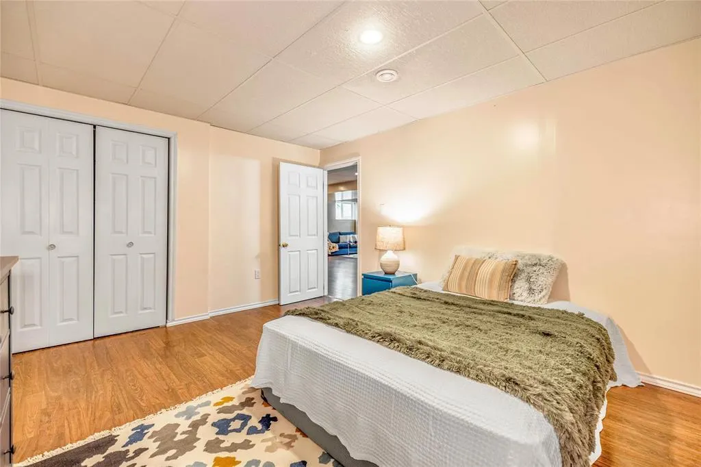 27 Kinlock Lane