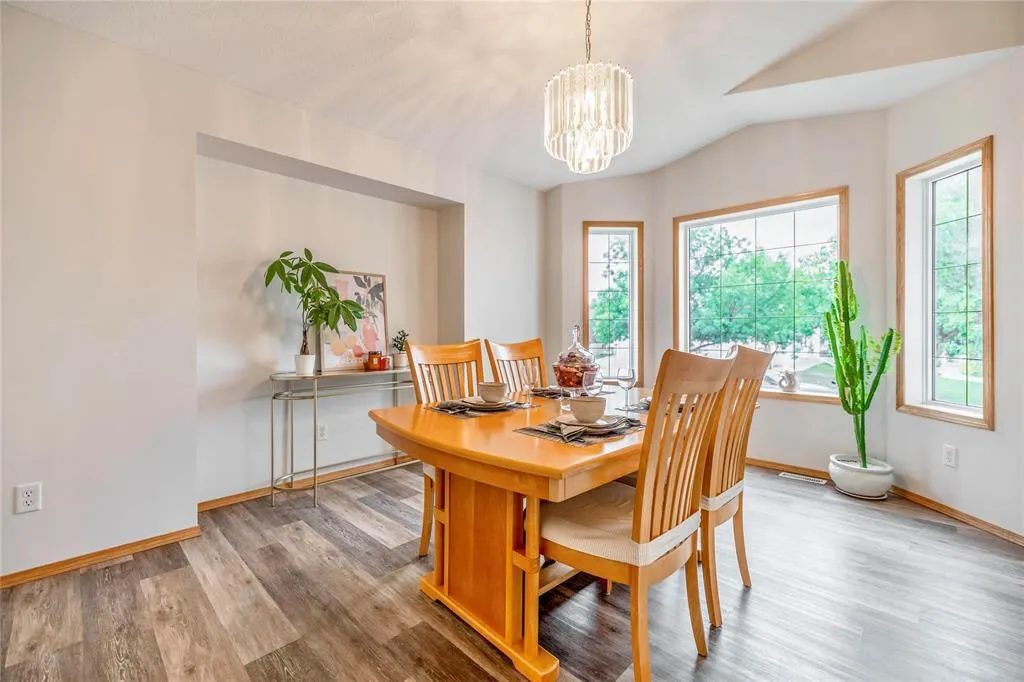 27 Kinlock Lane