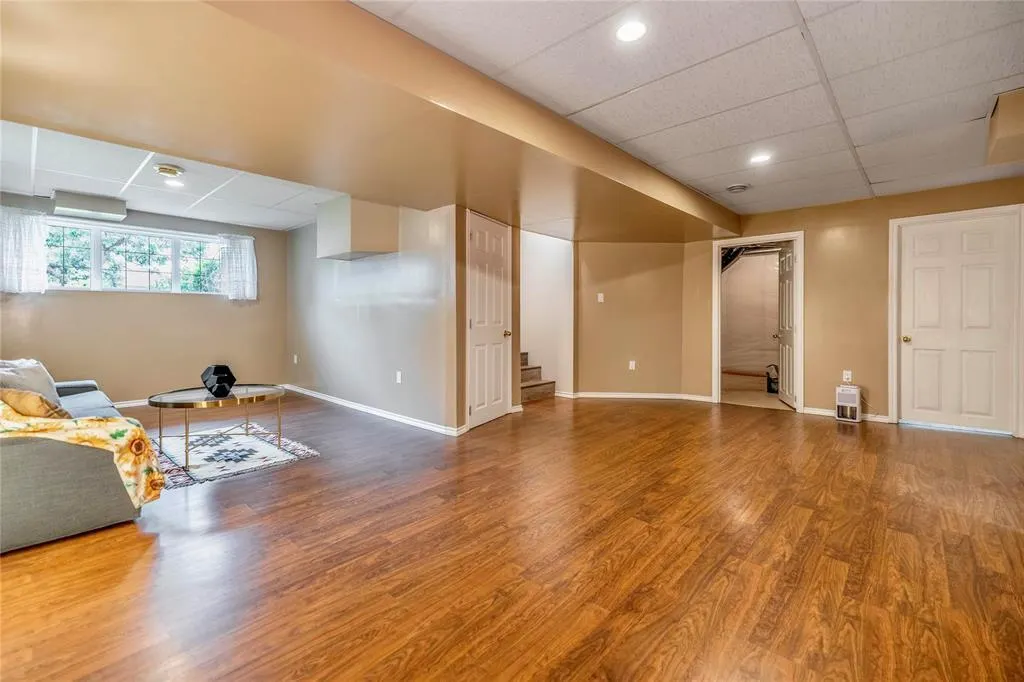 27 Kinlock Lane