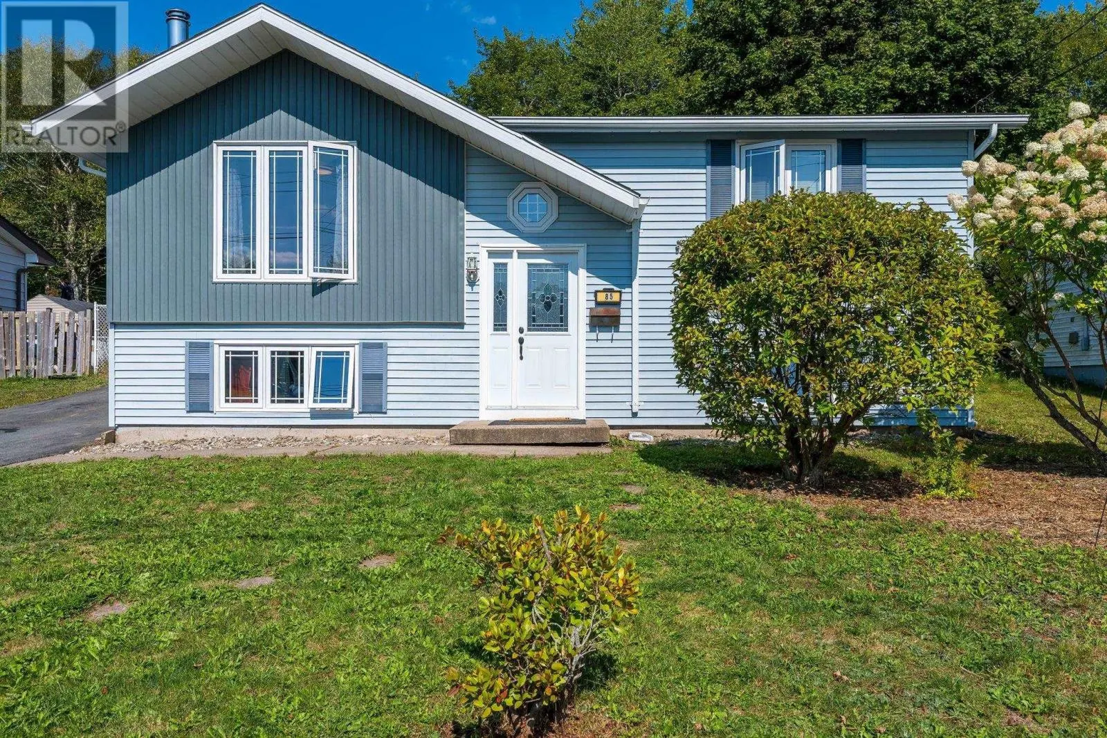 85 Cartier Crescent