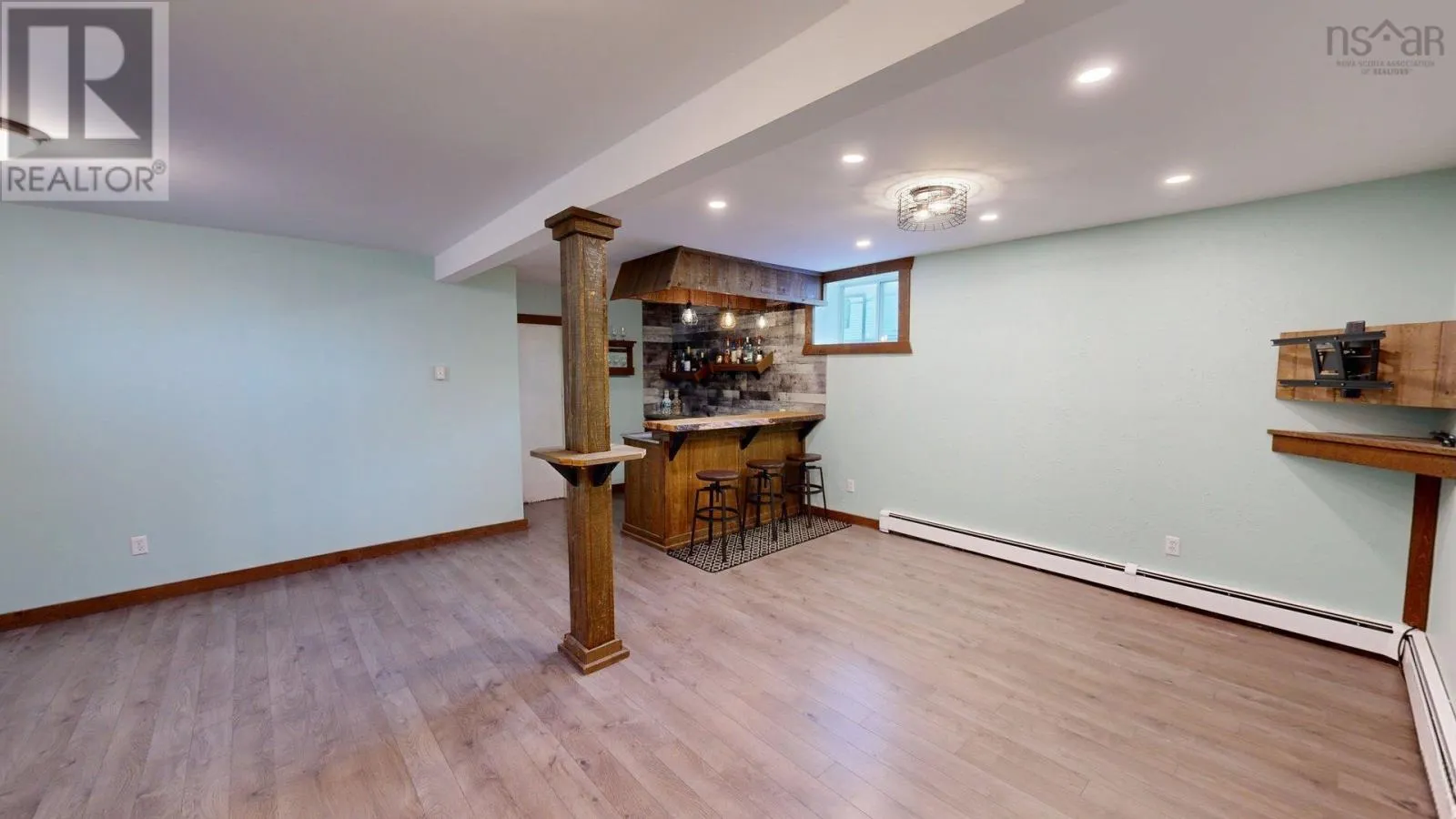 4 Cooling Street