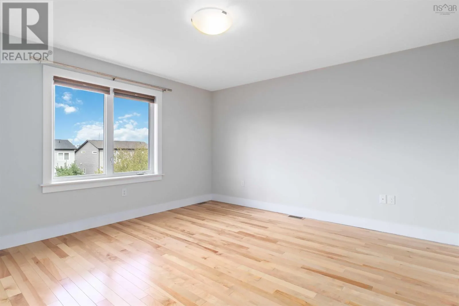 283 Amesbury Gate