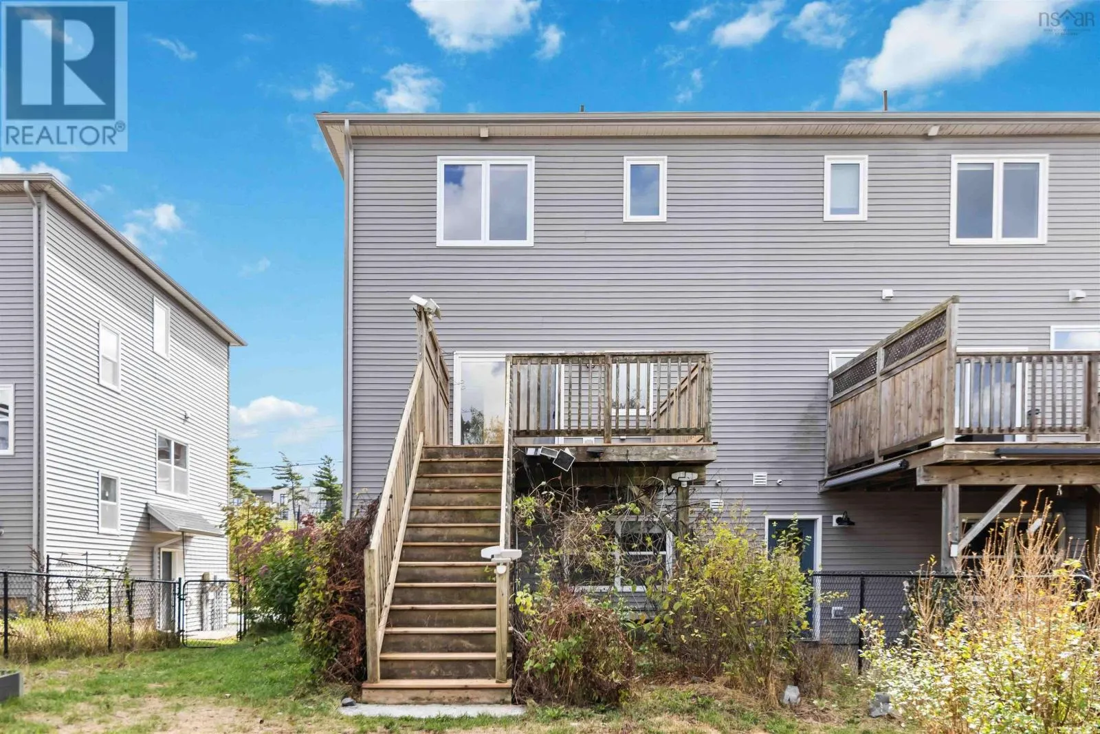 283 Amesbury Gate