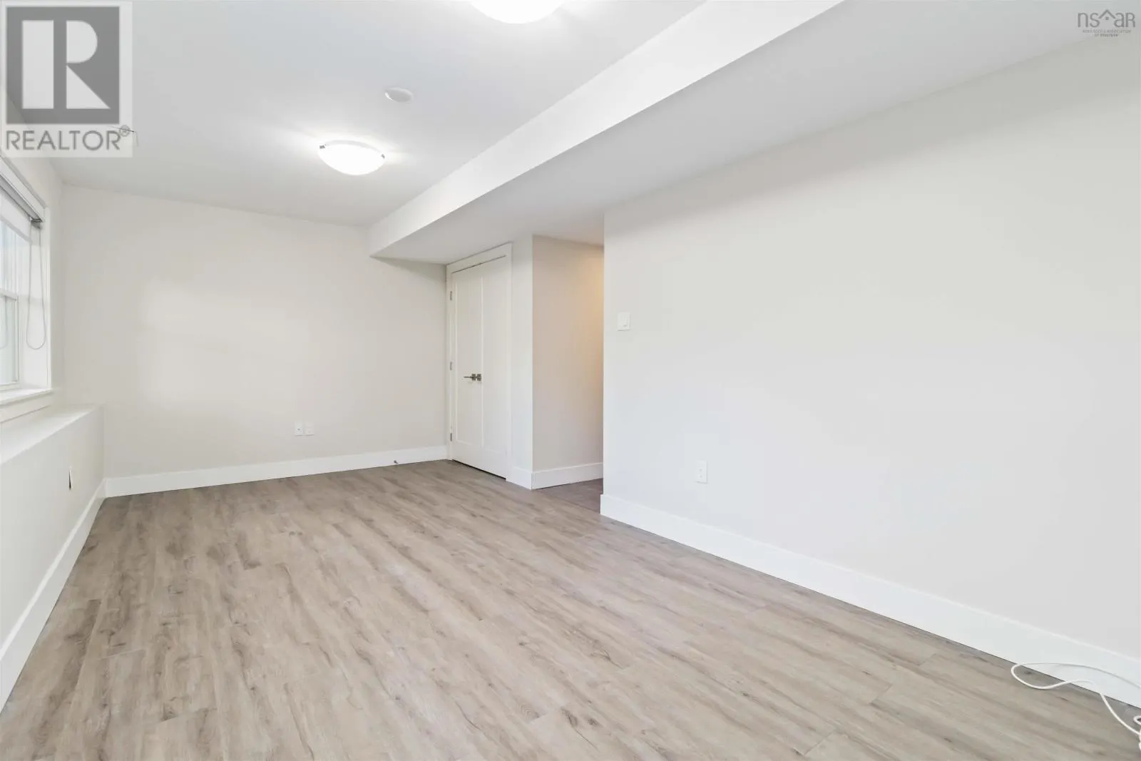 283 Amesbury Gate