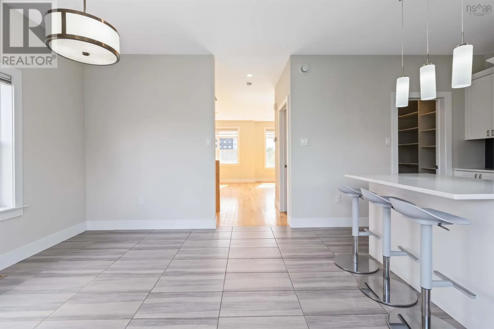 283 Amesbury Gate