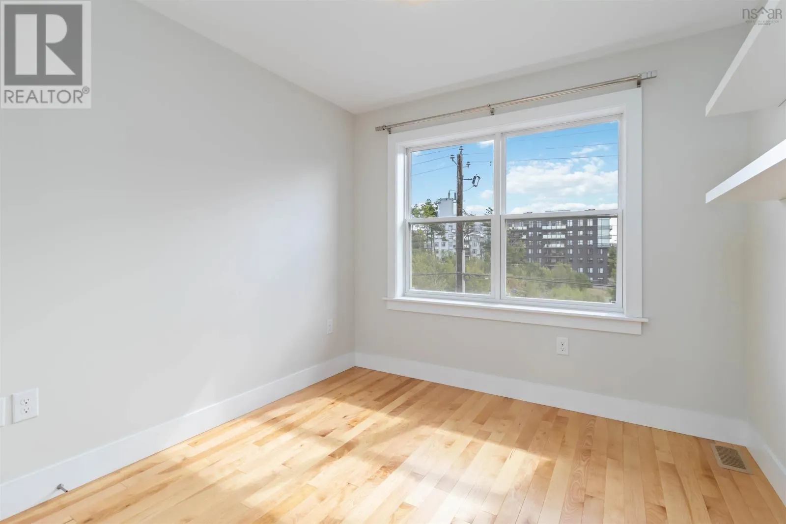 283 Amesbury Gate