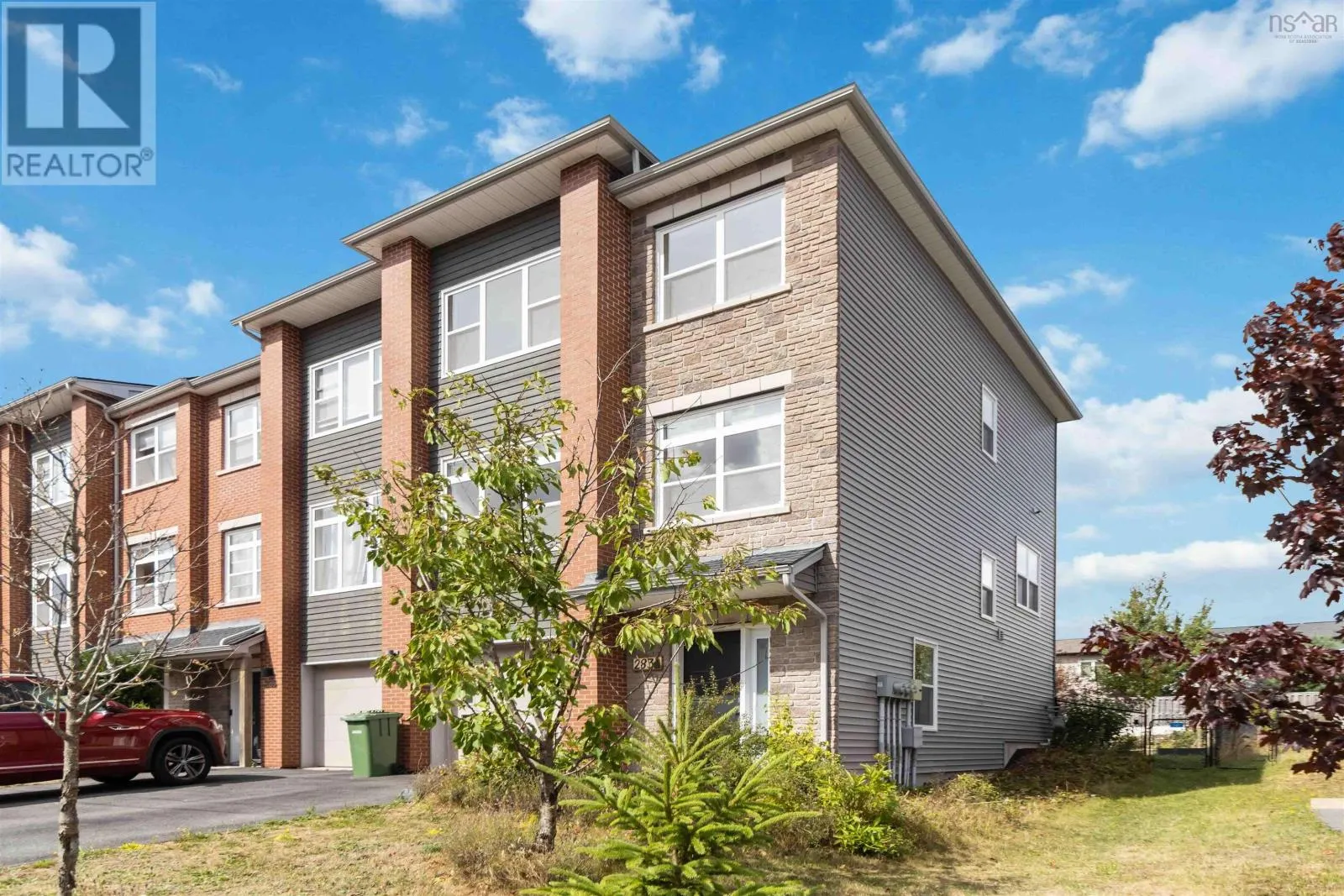 283 Amesbury Gate