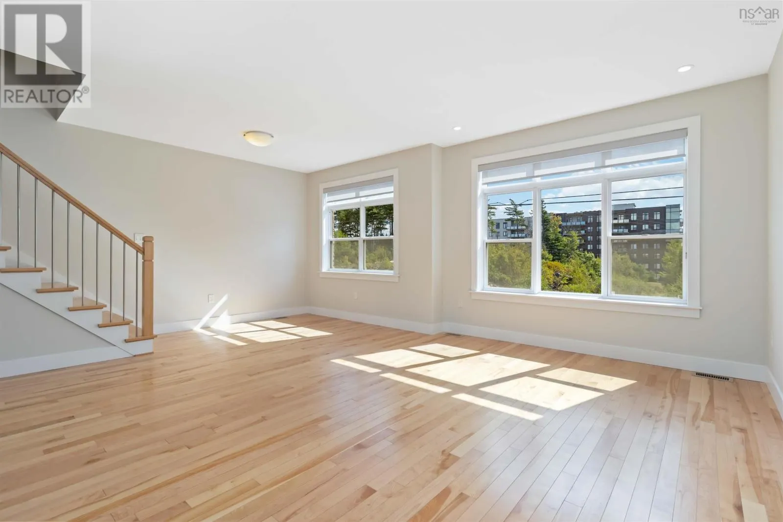 283 Amesbury Gate