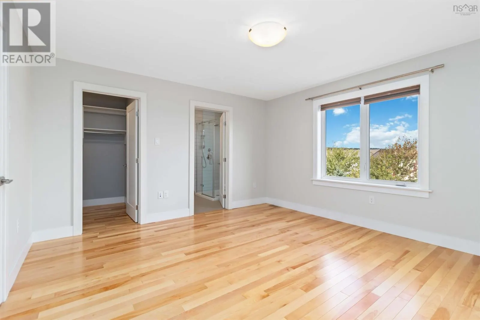 283 Amesbury Gate