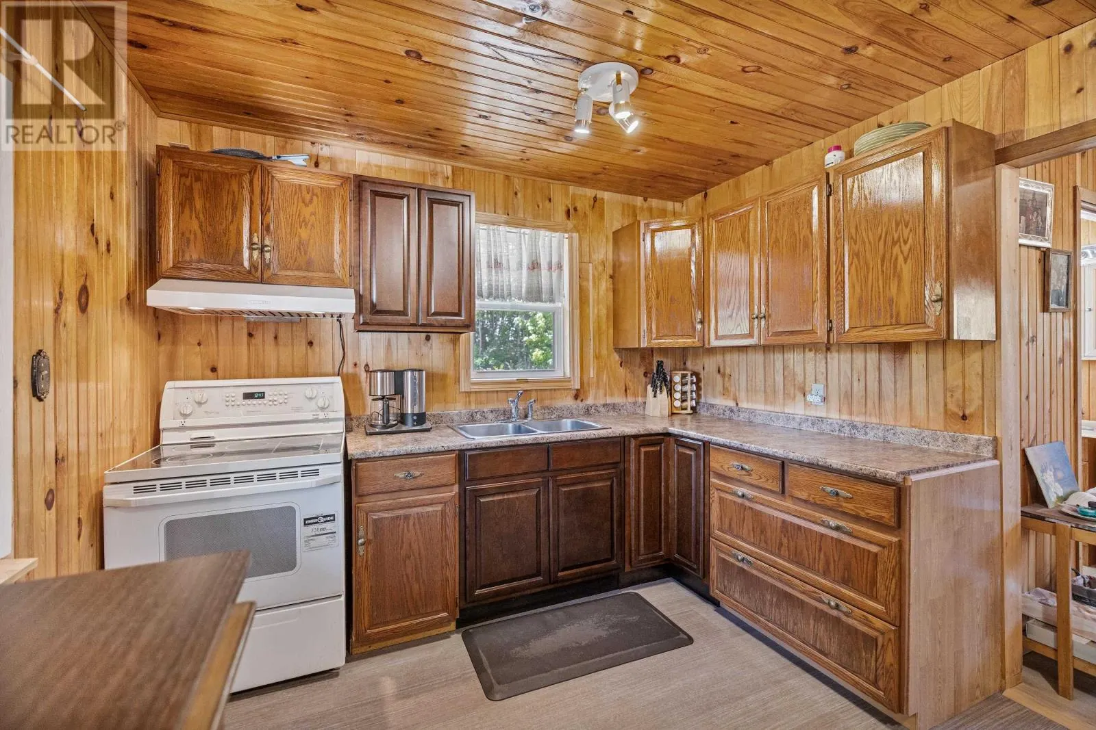 2867 Cape Breton Road