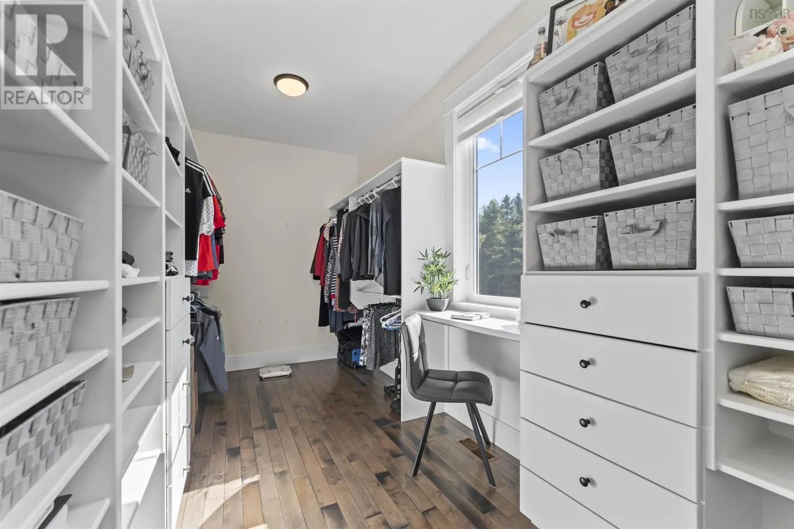 246 Royal Oaks Way