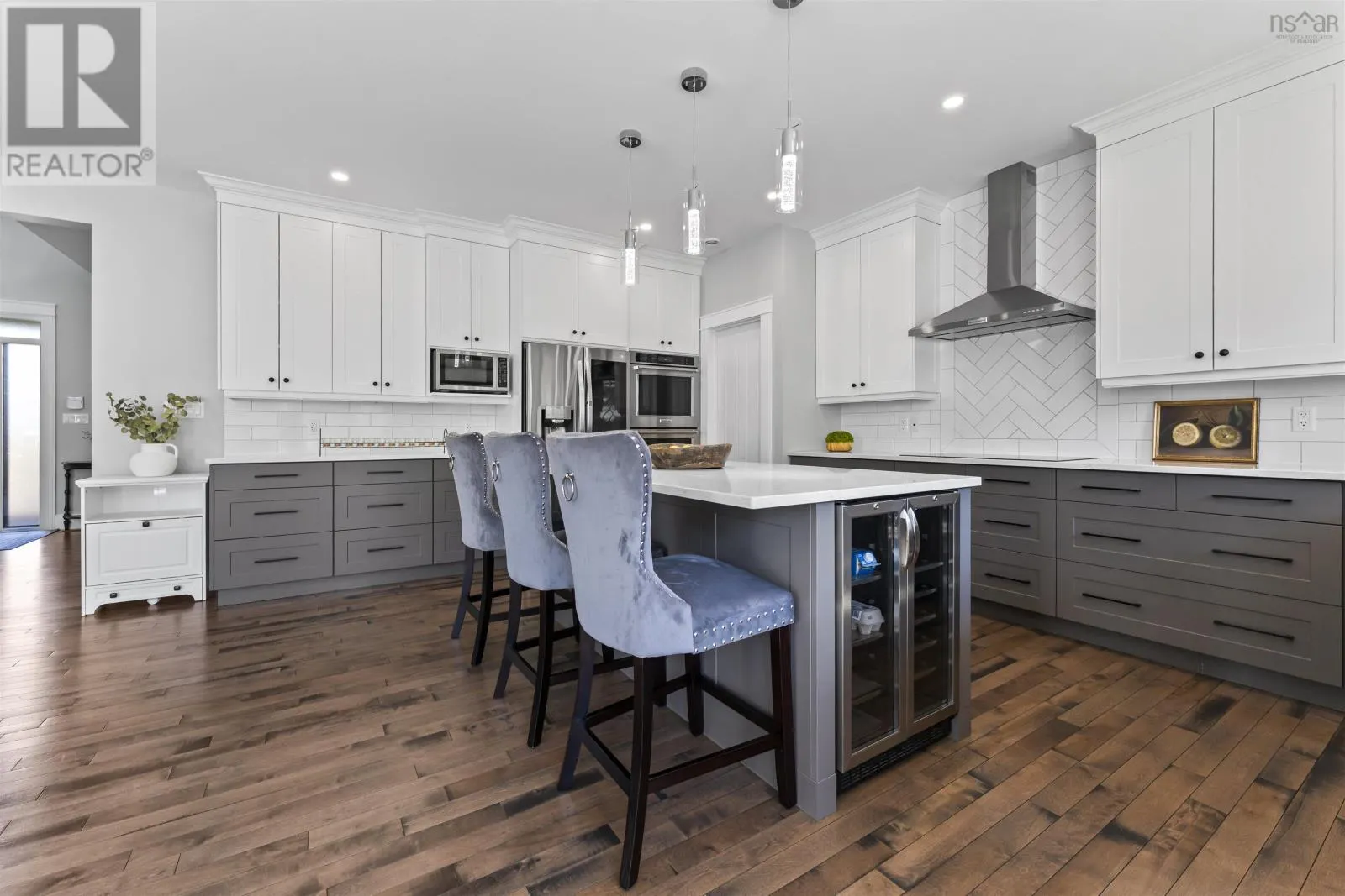246 Royal Oaks Way