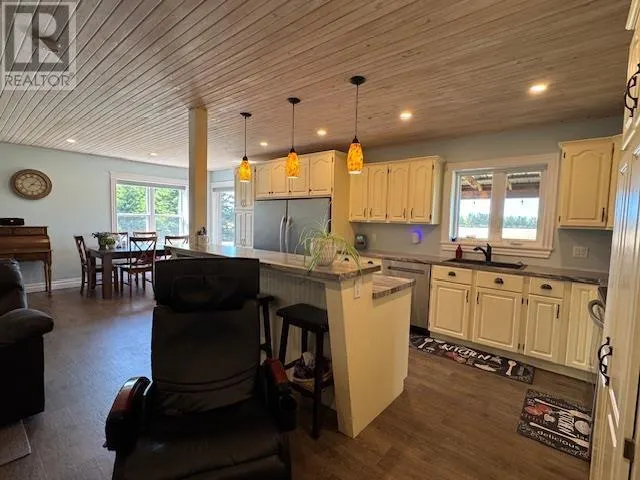 1748 Linkletter Road