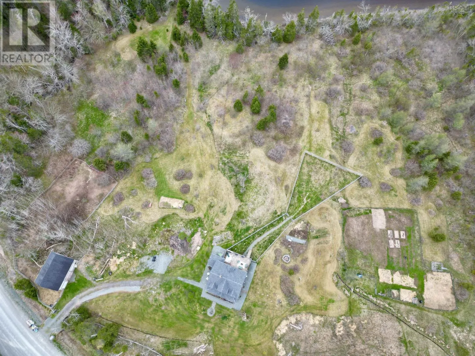 3463 Loch Lomond Rd.