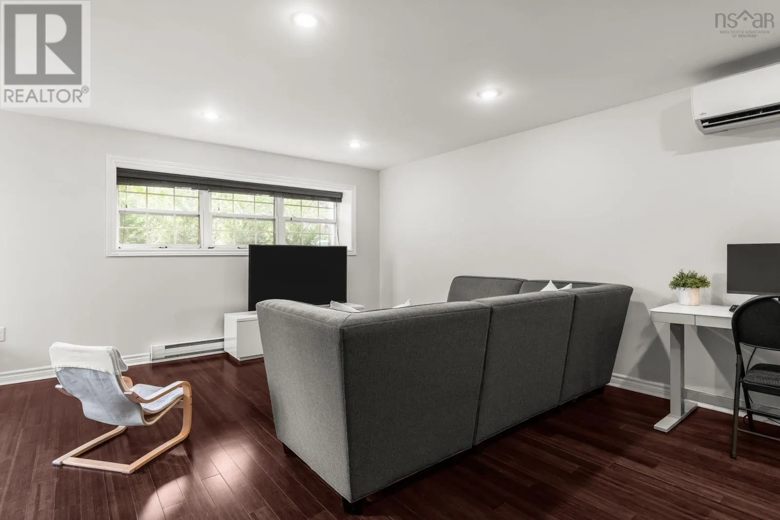 30 Quindora Crescent