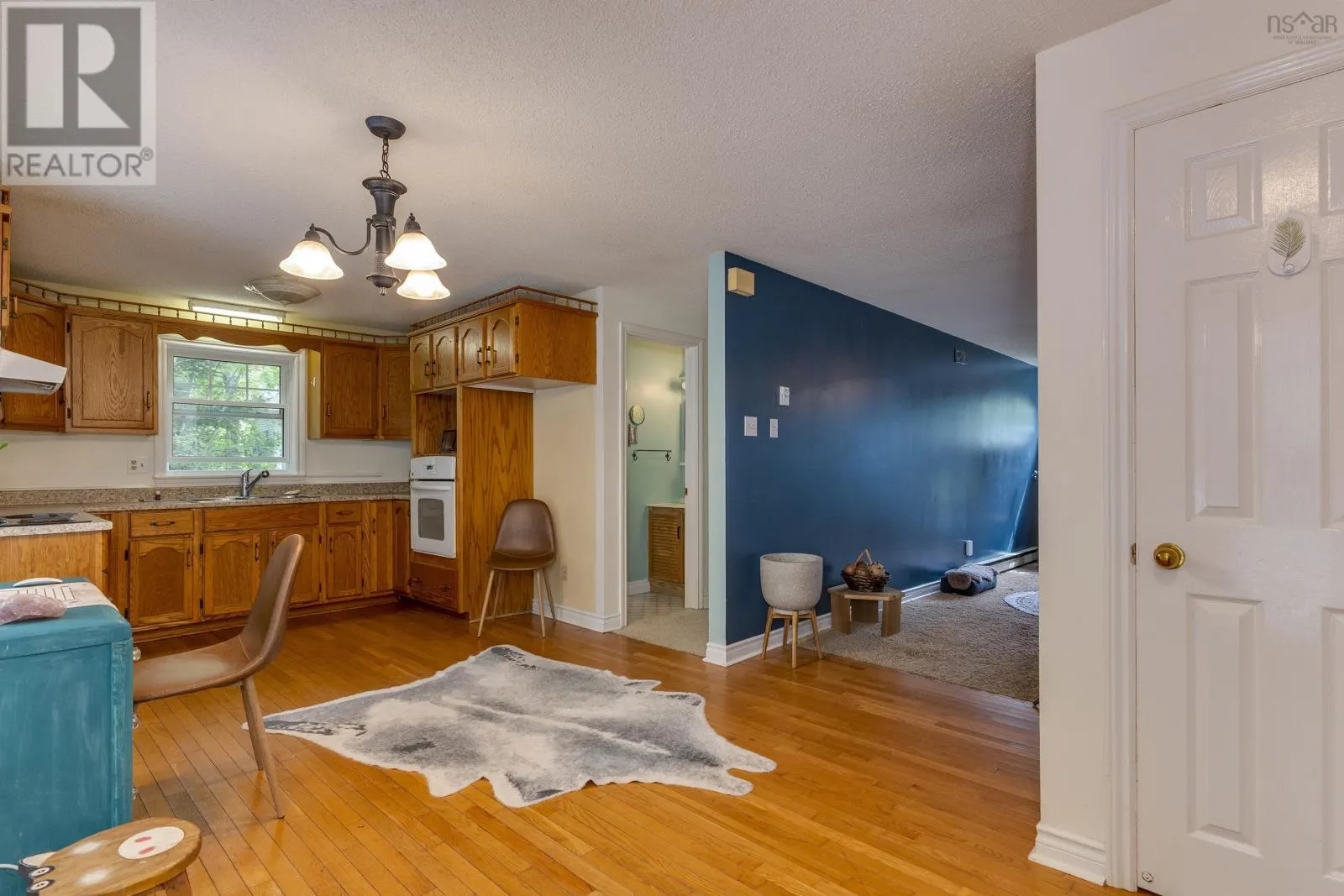 1555 Highway 2