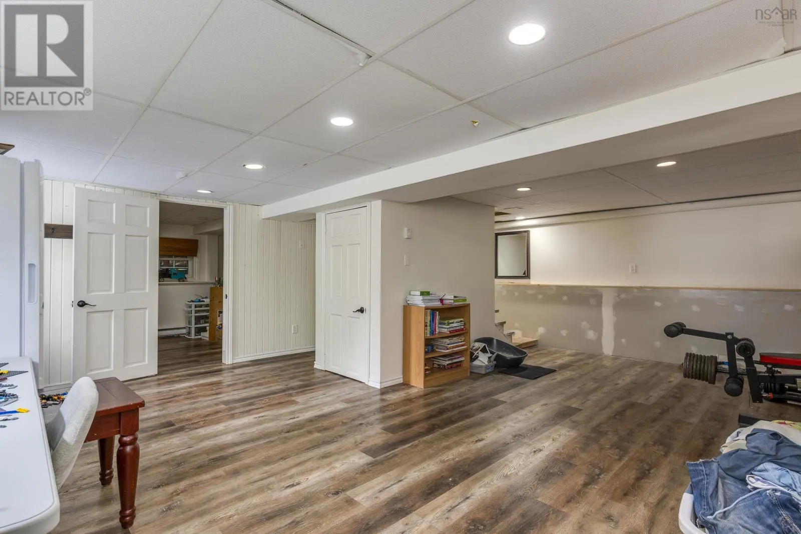 1555 Highway 2