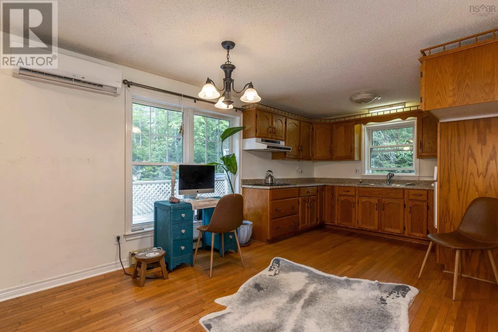 1555 Highway 2